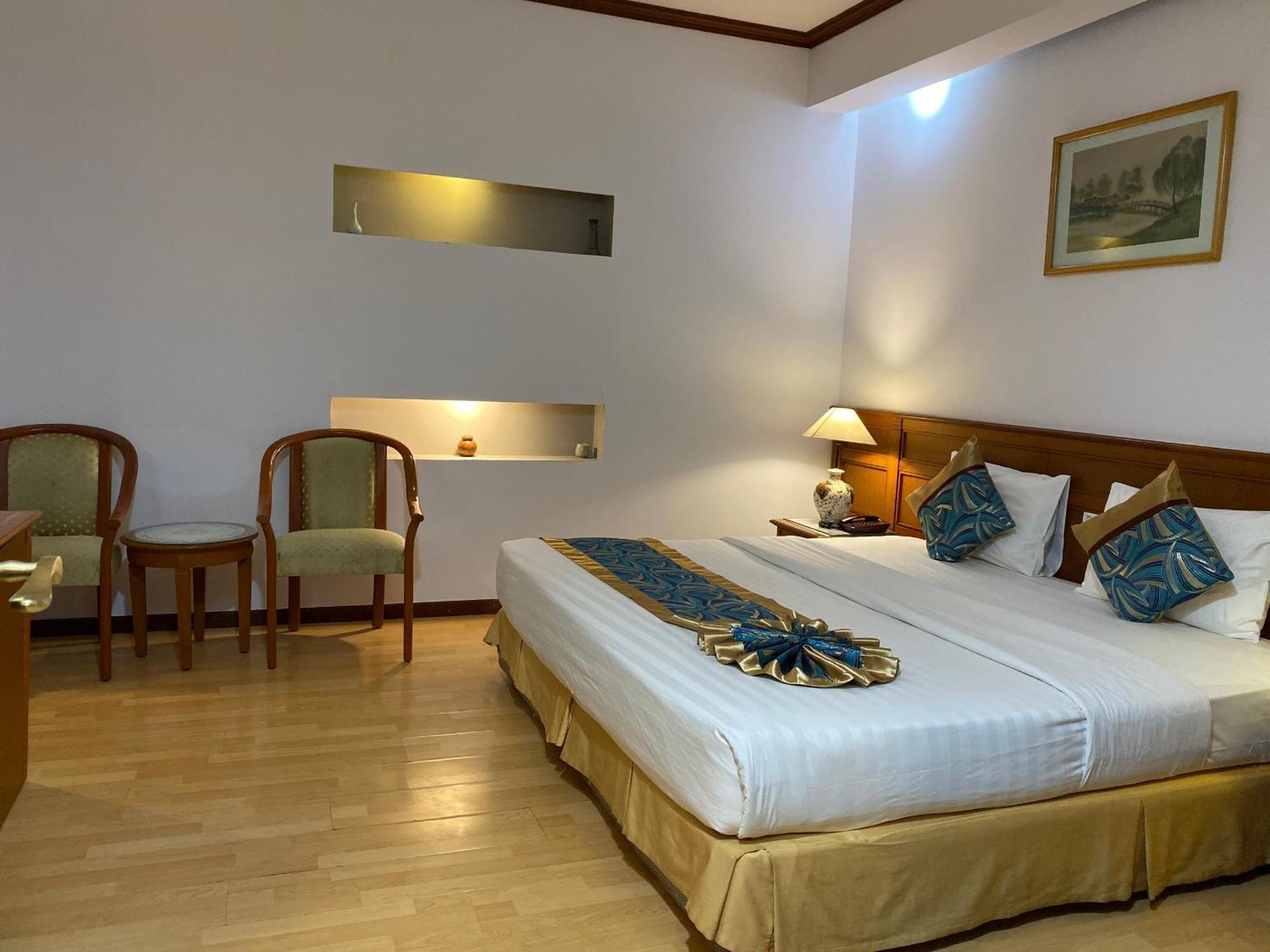 Oscar Saigon Khách sạn 4*