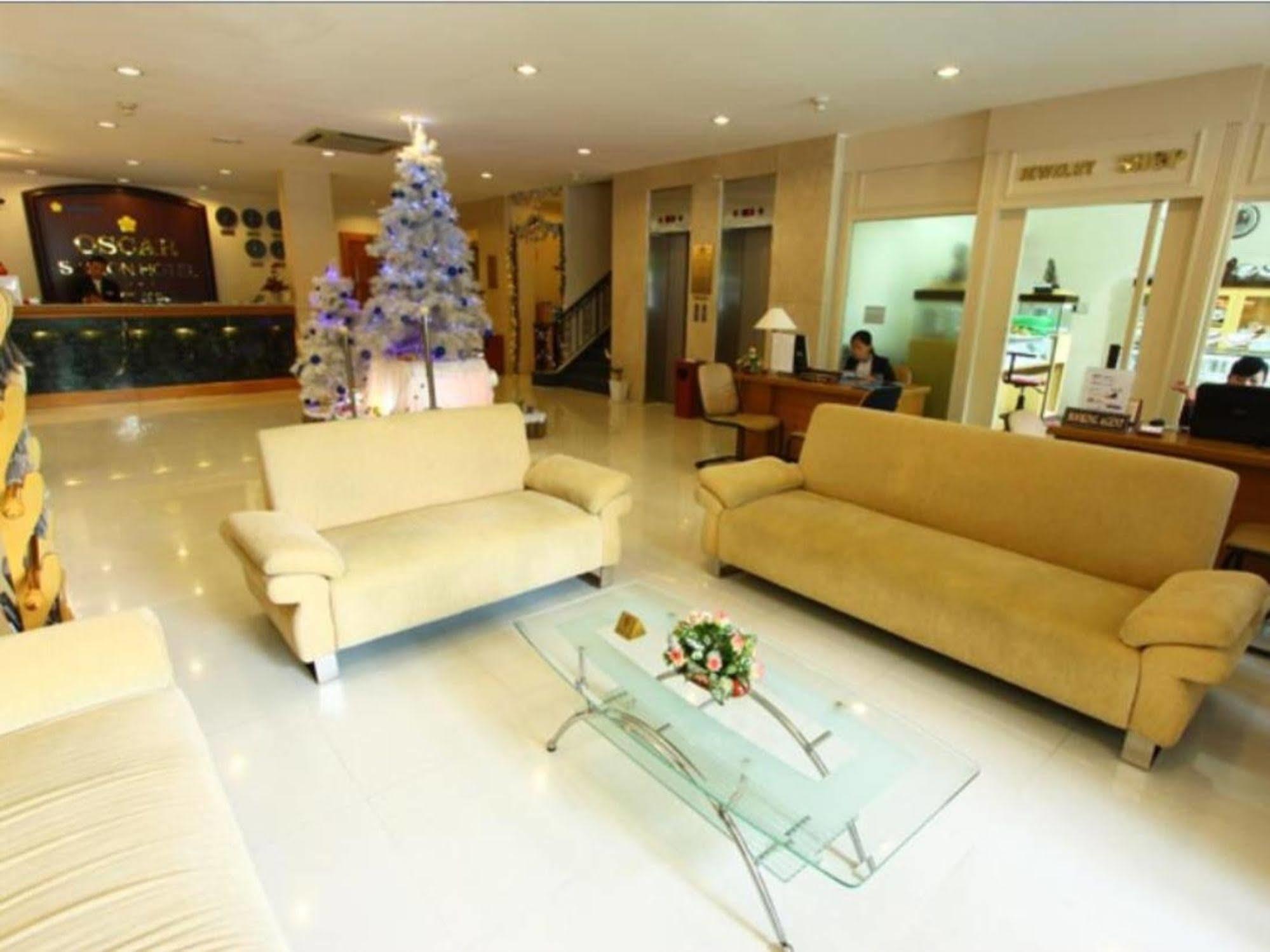 Oscar Saigon Khách sạn 4*